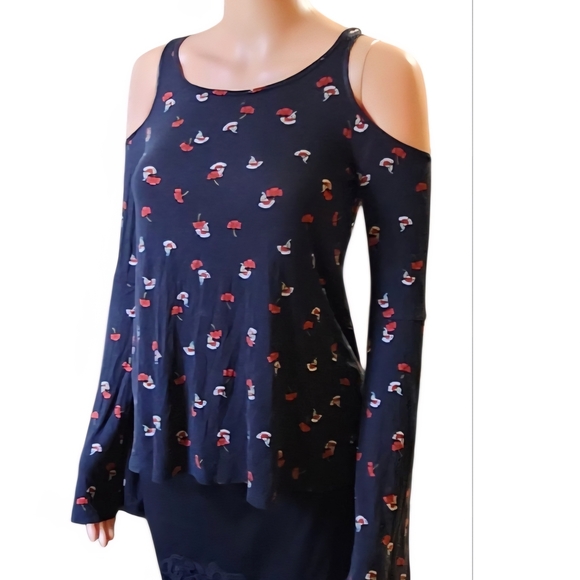 Aeropostale Black Floral Bell Sleeve Top - Picture 2 of 8